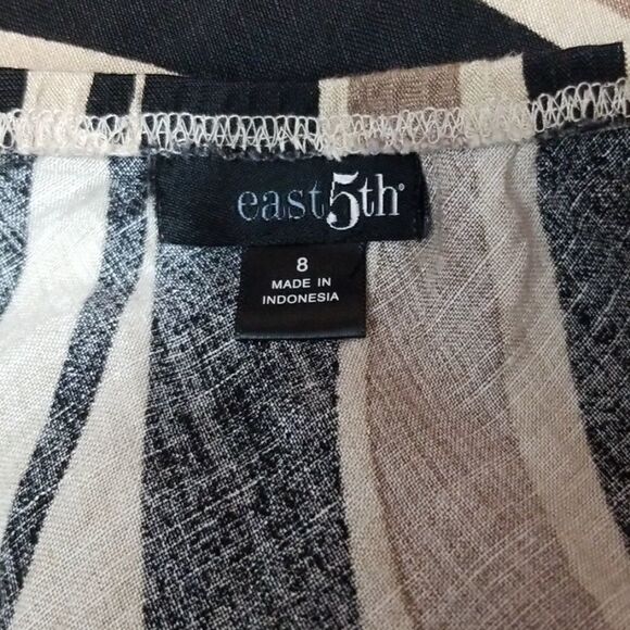 EAST 5TH Peruvian Style Swing Skirt. Size 8. - Picture 5 of 5